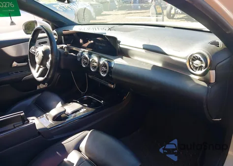 2019 Mercedes-Benz A 220 4Matic z USA, uszkodzony, nr VIN WDD3G4FB6KW026293